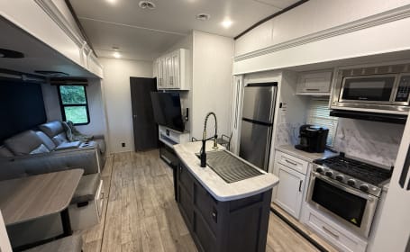 Traveling Mercies Luxury Camping - Family Comfort on the Road