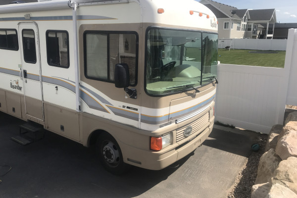 1999 Fleetwood Bounder with slideout