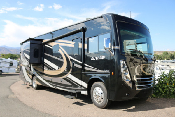 2019 Thor Motor Coach Outlaw
