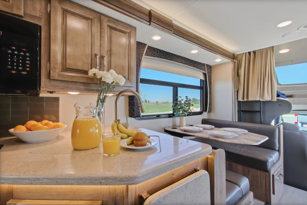 2020 Luxury Jayco Greyhawk Prestige 31fp (BUNK BEDS)