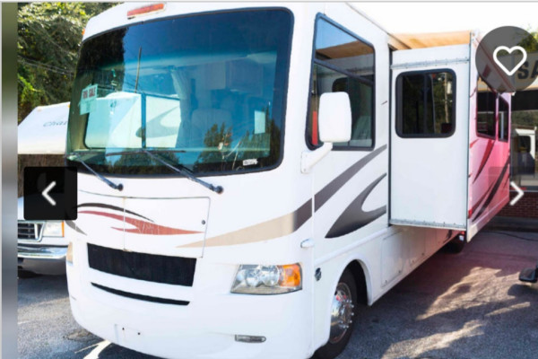 2011 Thor Four Winds Hurricane 32A