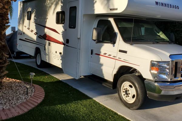 2019 Winnebago Outlook