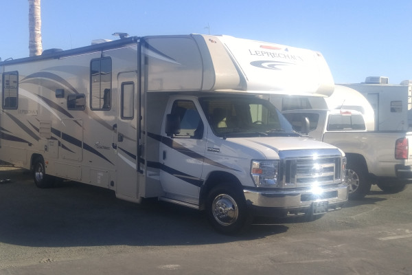 2017 Coachmen Leprechaun