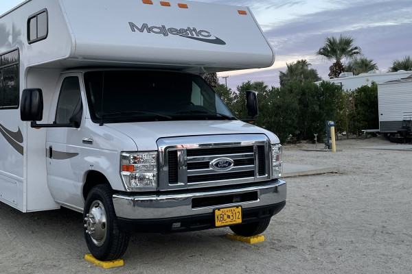 The Happy Glamper 2016 Thor Majestic