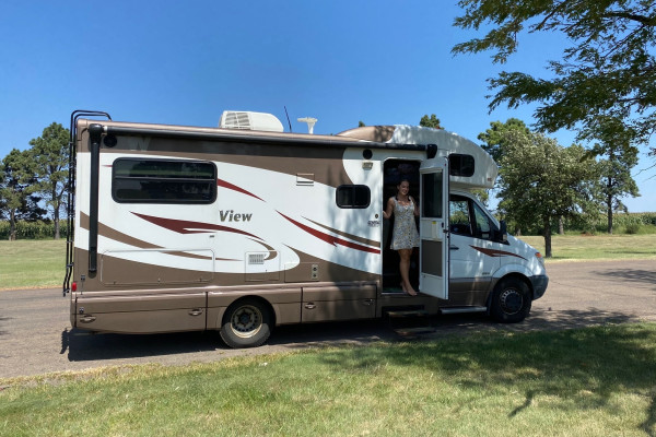 Travel with Ease - 2014 Winnebago View