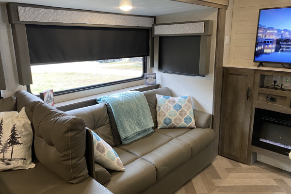 Wandering Adventure Rentals 2021 Forest River Salem Cruise Lite 273QBXL