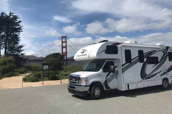 *Modern* 2021 Thor Motor Coach Four Winds 28Z