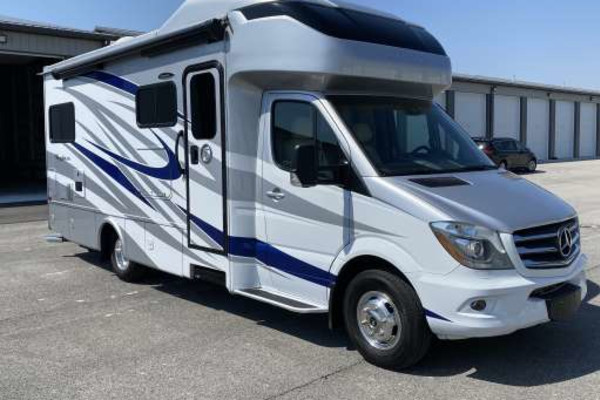Tiffin Motorhomes Wayfarer 24QW