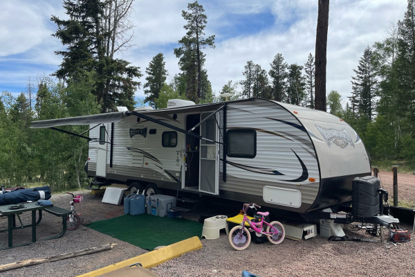Jon & Pam's 32’ Bunkhouse/Bunkbeds. Perfect 4 families! Delivery availabl