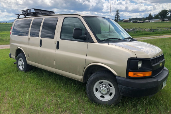 Flathead Valley 12 Passenger Van- The Glacier