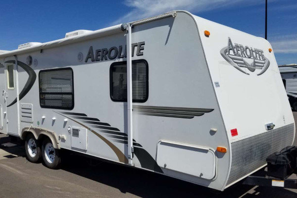 24' Dutchmen Aerolite W/EXTRAS - Reba the RV 1/2 ton towable, pet friendly!