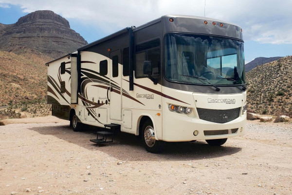 SAGA ADVENTURES 2015 Georgetown 35FT