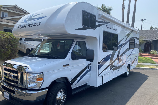 2022 Thor Four Winds with King bed