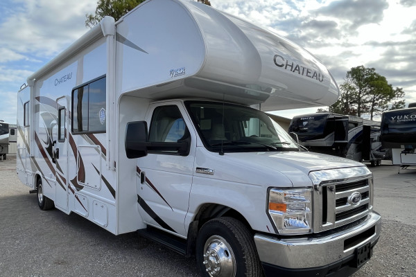 2022 Thor Motor Coach Chateau 28Z