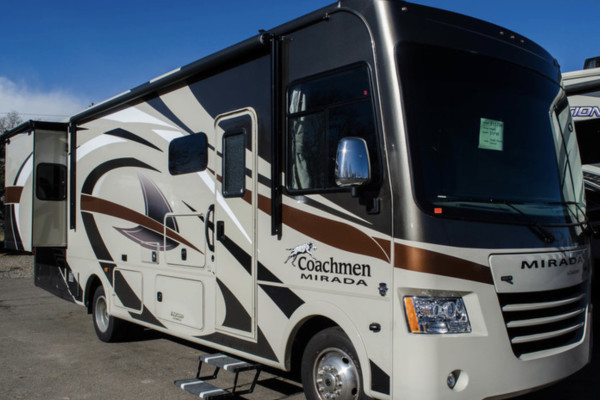 2017 Couchmen Mirada