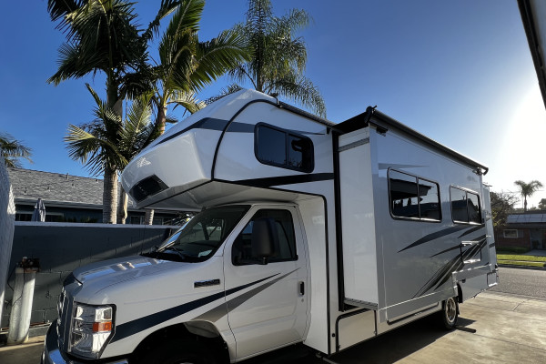 **Brand New**2022 Forest River Sunseeker 2550DSLE