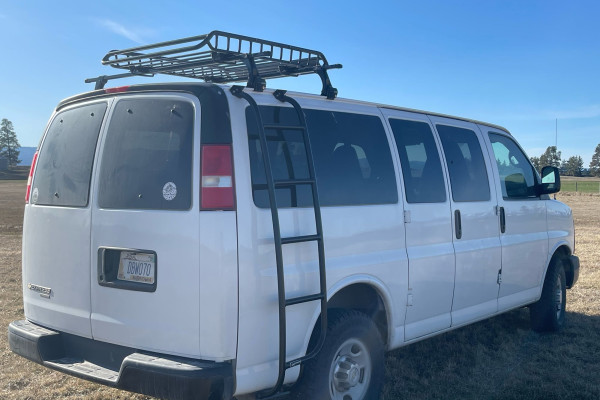 Flathead Valley 12 Passenger Van 'The Avalanche' w/Free Airport Pick Up!