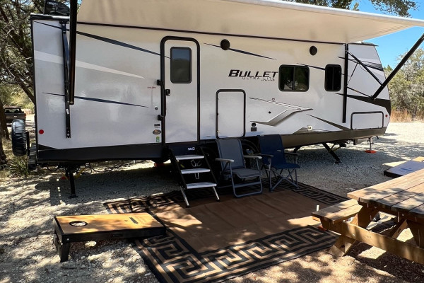 We deliver and setup! 2022 Keystone Bullet, Sleeps 6!