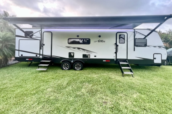 2022 Alta, King Bed Delivery fee negotiable depending on distance
