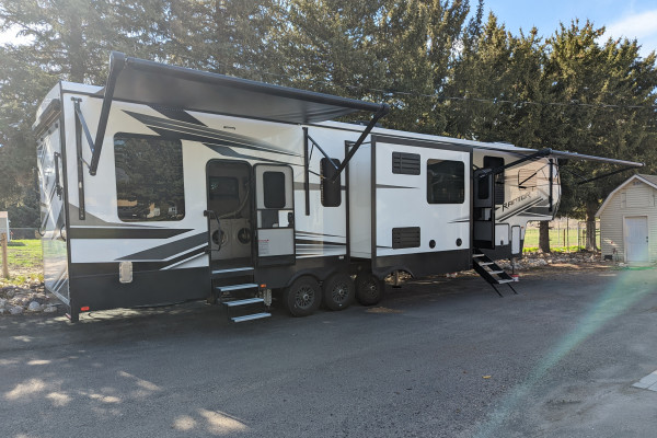 2021 Keystone Raptor