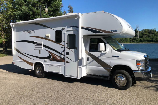 2017 Thor Motor Coach Freedom Elite.