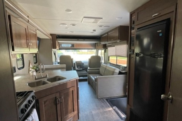 Winniechop- 2019 Winnebago Bunkhouse and Outdoor Kitchen