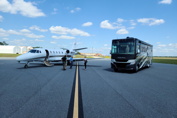 Beautiful luxury RV is Kid and Pet friendly! Now with DISH & ACC Network!