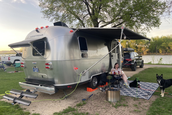 Beautiful. Luxurious. Airstream International - Signature Edition (23 ft)
