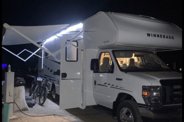2019 Winnebago Outlook 27D