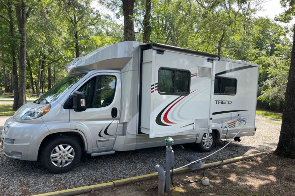 Amazing Winnebago Trend!! Easy to drive and very comfortable!