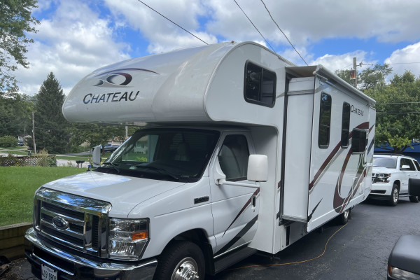 2022 Thor Chateau - Clean and New!