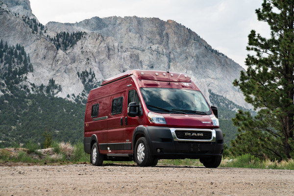 SOLIS 59PX WITH POPTOP AND GENERATOR