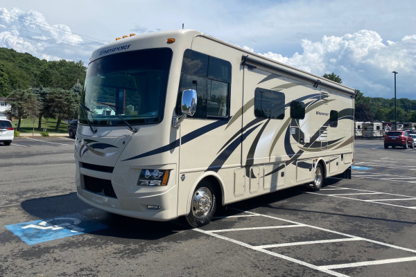2016 Thor Windsport Great Open Concept Layout