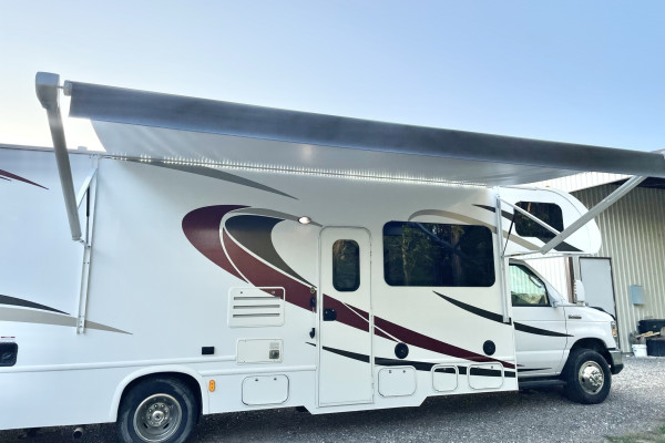 2016 Thor Motor Coach Chateau 31E Bunkhouse