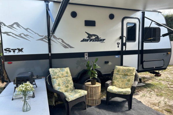 2022 Jayco Jay Flight SLX-Pets Allowed