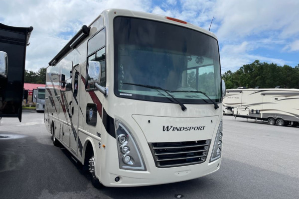 Weekend Getawayer (w/ King bed)