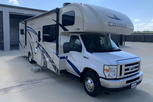Sleeps 12 - Pet Friendly - Unlimited Miles! - 2020 Thor Motorcoach
