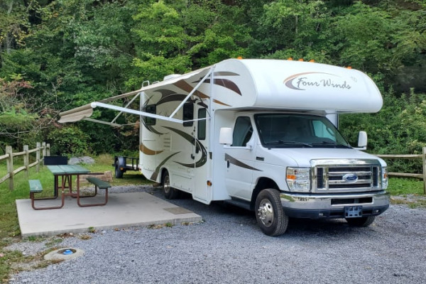 2014 Thor Motor Coach Four Winds 24C
