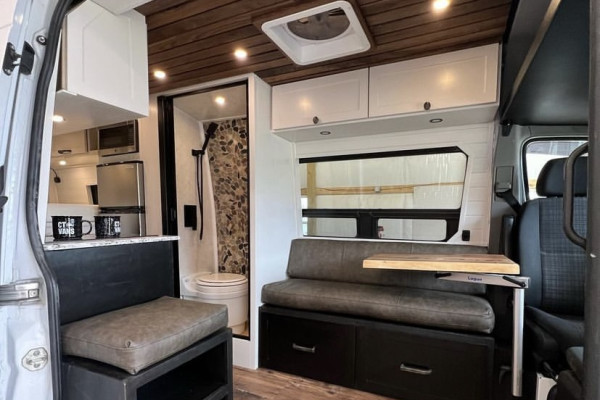 ROAM & RESET in off-grid LUXURY