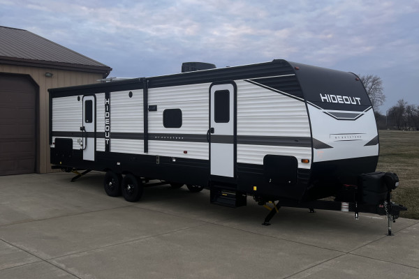 2023 Keystone hideout 29dfs modern and off grid capable