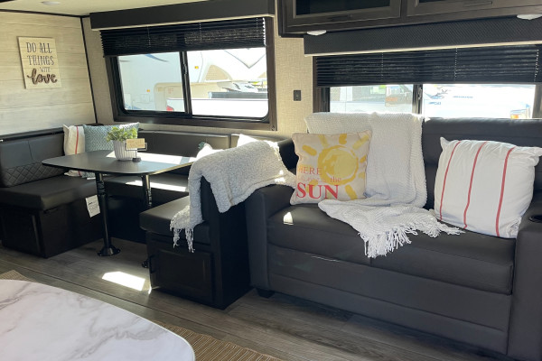 2023 Jayco JayFlight Bunk Room