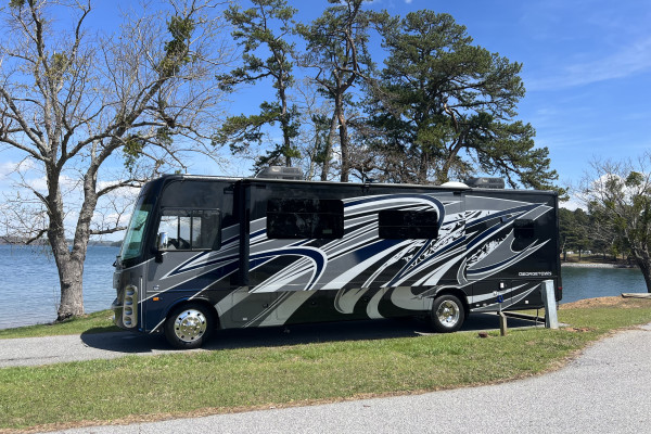 Brand New! 2022 Georgetown GT5, Vince.