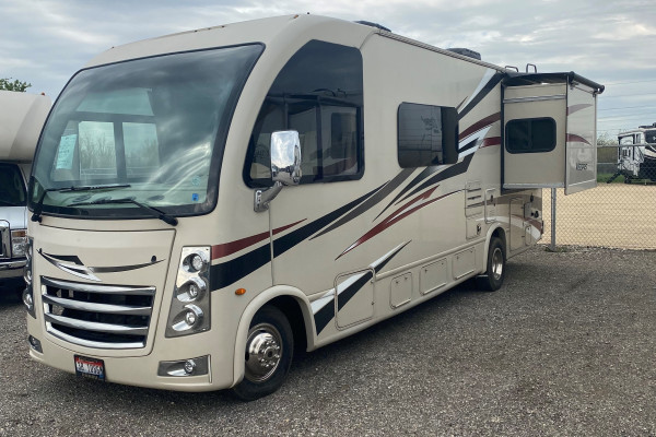 2018 Thor Vegas Class A Great Condition.  Located in Overland Park, KS
