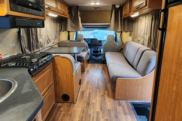 Thor Majestic 28A (30ft RV)