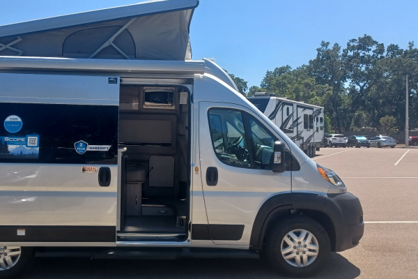 2023 CONVENIENT & EASY TO DRIVE RV!!  SCOPE 18A