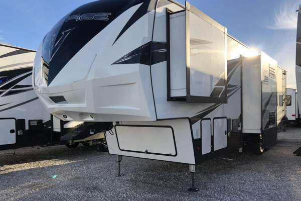 2019 Dutchmen Voltage