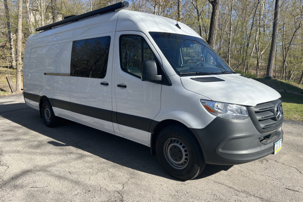 2022 Mercedes-Benz Sprinter RV Motorhome Campervan