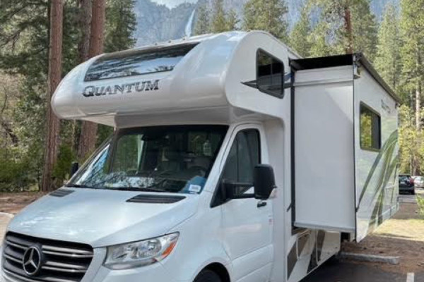 2023 Luxury Mercedes RV Thor Quantum 24ft