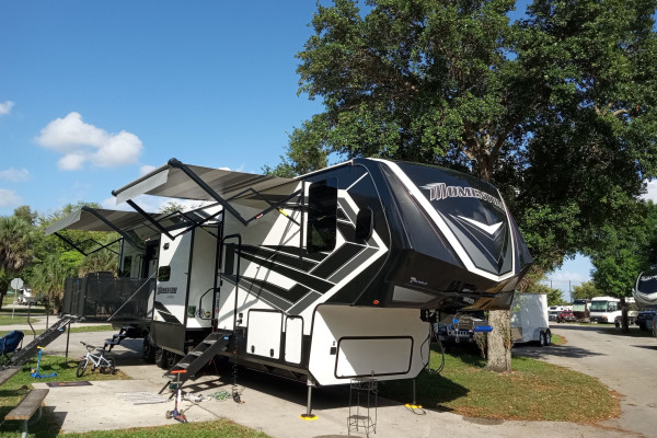 2022 Grand Design Momentum Toy Hauler