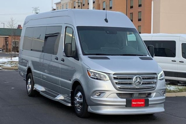 Ride 1st Class: Luxury Mercedes Sprinter RV with bath/kitchenette/WiFi/TV/
